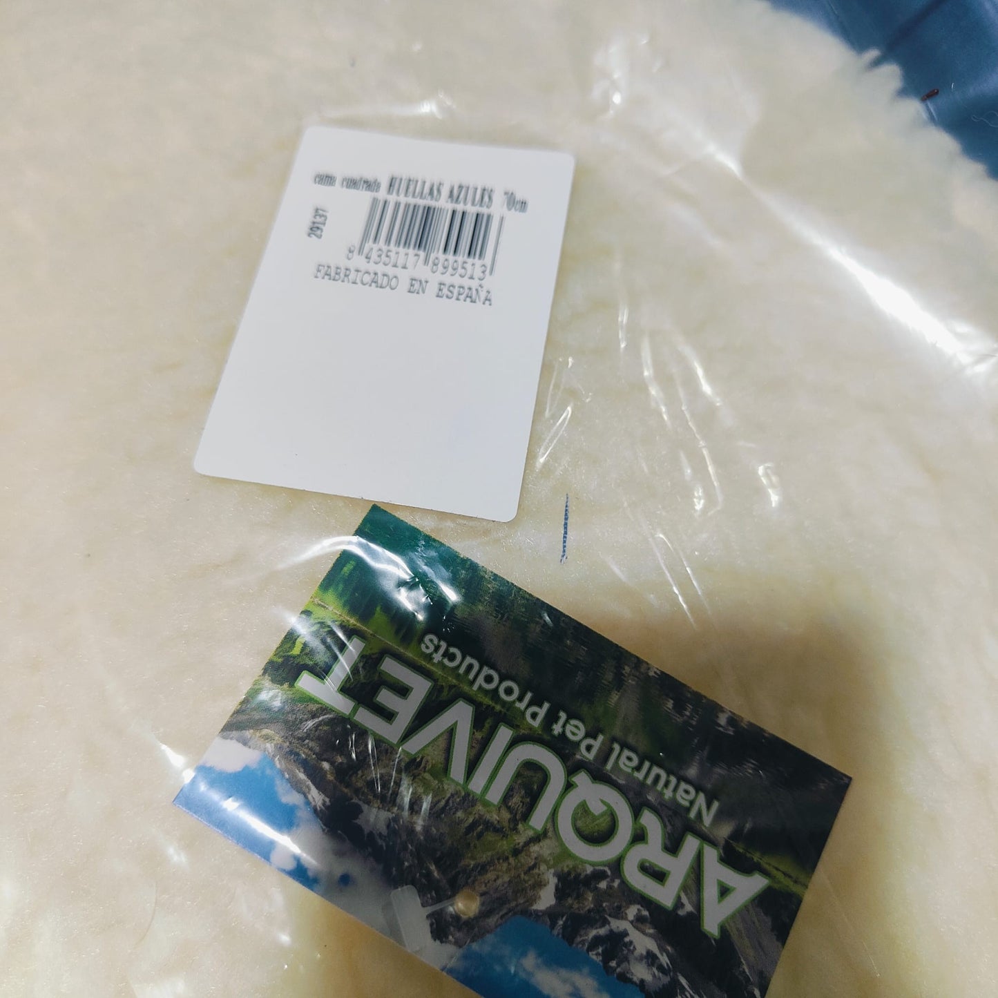 CAMA CUADRADA ESTRELLAS NEGRAS 50x45x17cm.